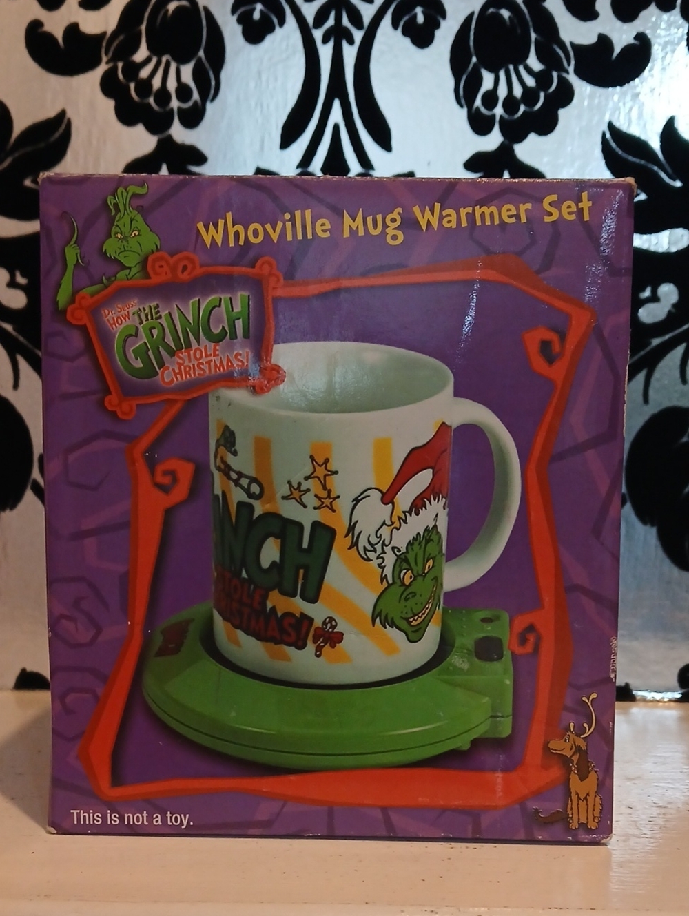 Dr. Seuss The Grinch Whoville Mug Warmer Set